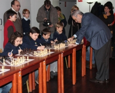 Simultanée de Kasparov au Jardin de lEurope-redim